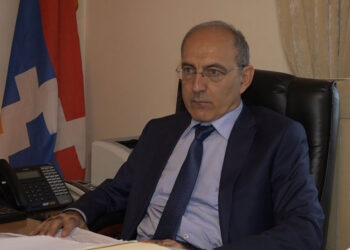 Было бы желательно, чтобы конституции Армении и Арцаха были тождественны