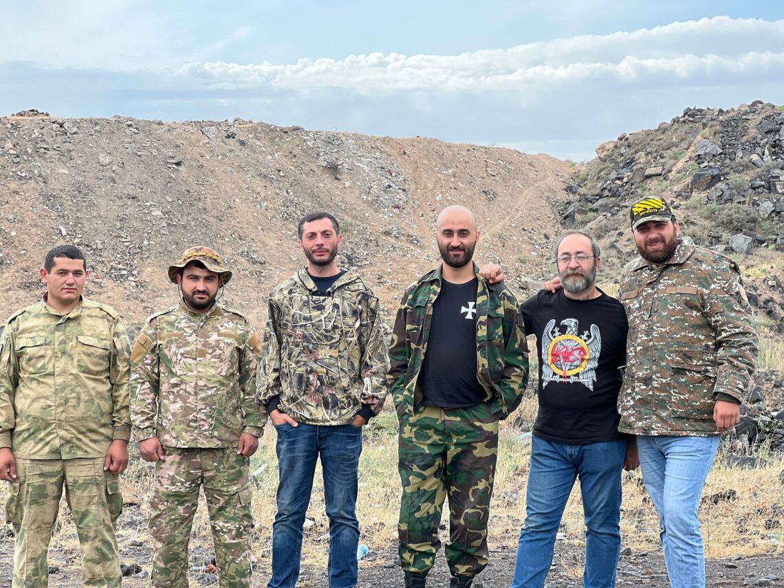 Ազատ, անկախ և ….զինված