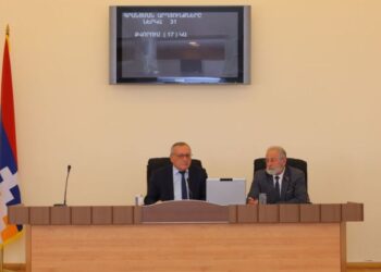 Парламент принял в первом чтении проект поправки к Конституции Республики Арцах