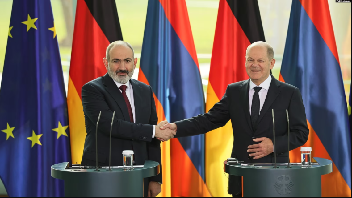 Шольц: Территориальная целостность и право на самоопределение равноценны