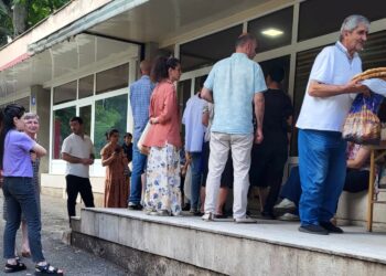 Յոթամսյա պաշարումը ճեղքում են միայն հարցերը. հացի ու հարցի արժեքը